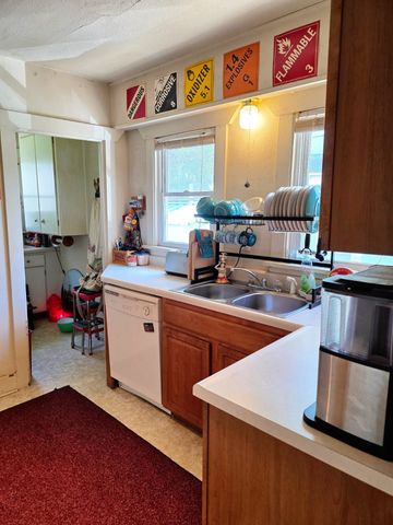 3315 5th Avenue, Des Moines, IA 50313