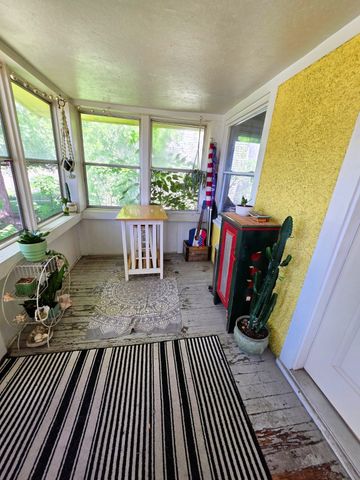 3315 5th Avenue, Des Moines, IA 50313