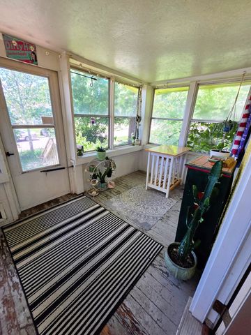 3315 5th Avenue, Des Moines, IA 50313
