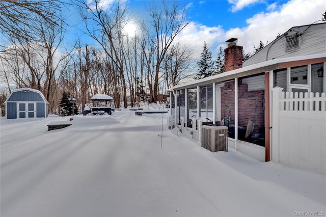 4 Halliday Road, Coram, NY 11727