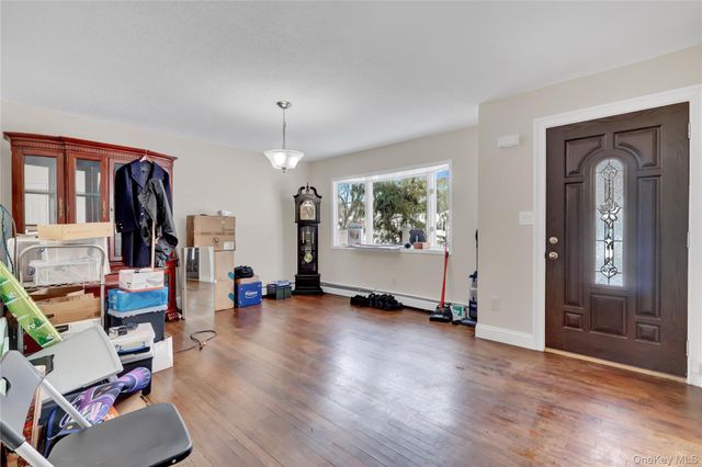 4 Halliday Road, Coram, NY 11727