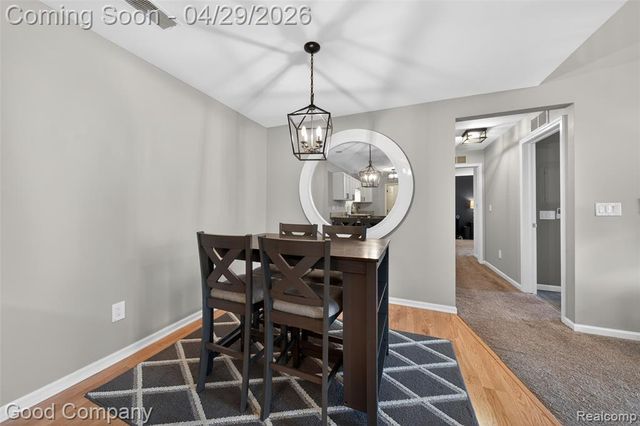 2854 Cottonwood Drive B, Waterford, MI 48328