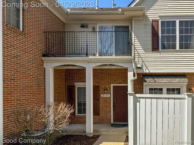 2854 Cottonwood Drive B, Waterford, MI 48328