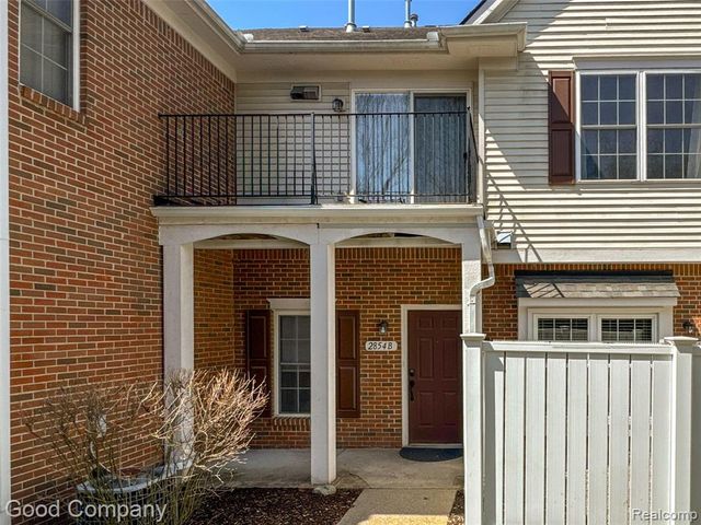 2854 Cottonwood Drive B, Waterford, MI 48328