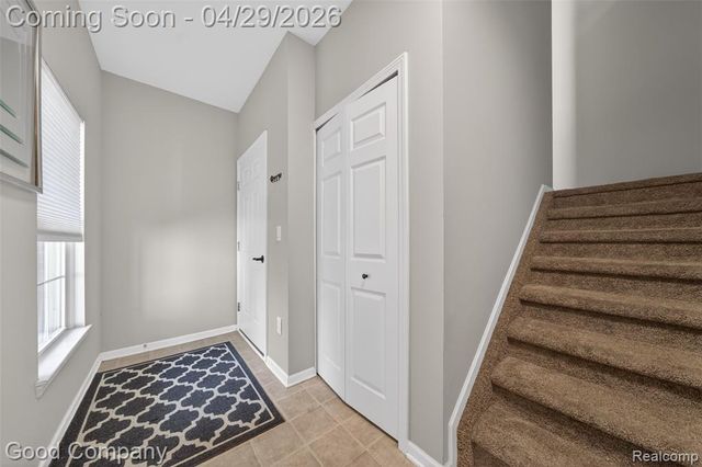 2854 Cottonwood Drive B, Waterford, MI 48328