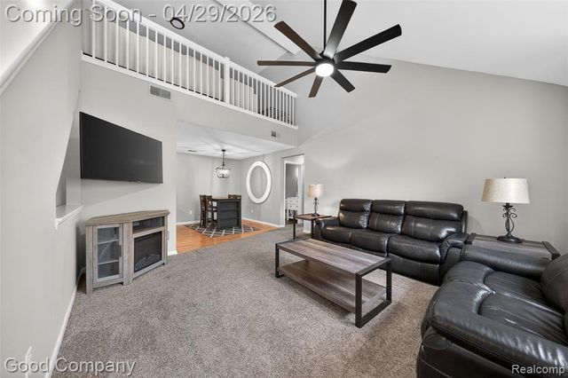 2854 Cottonwood Drive B, Waterford, MI 48328