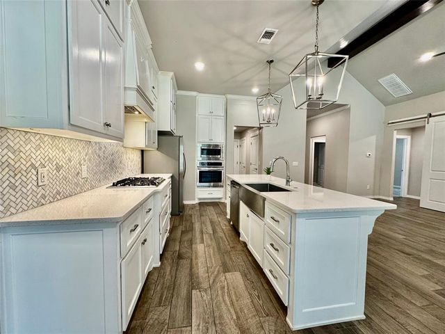 804 E Barajas Terrace, Mustang, OK 73064