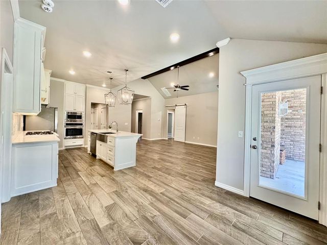 804 E Barajas Terrace, Mustang, OK 73064