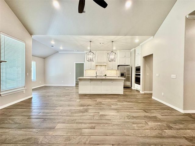 804 E Barajas Terrace, Mustang, OK 73064