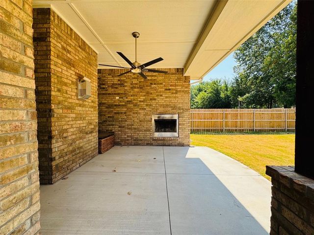 804 E Barajas Terrace, Mustang, OK 73064