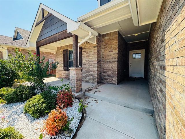 804 E Barajas Terrace, Mustang, OK 73064