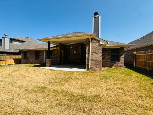804 E Barajas Terrace, Mustang, OK 73064