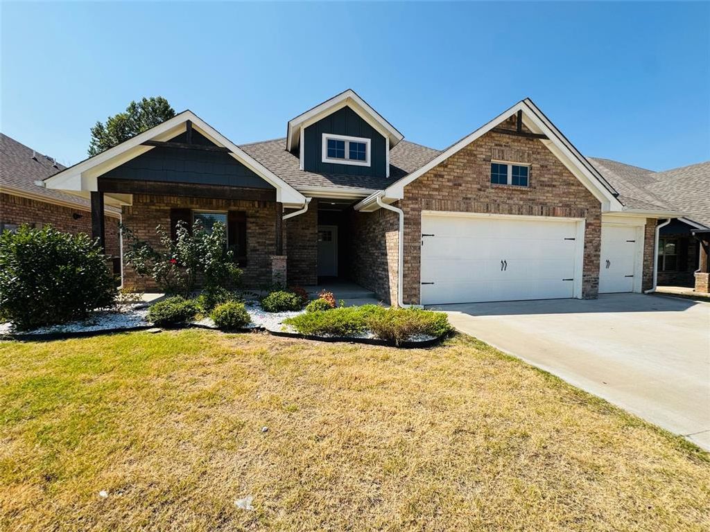 804 E Barajas Terrace, Mustang, OK 73064