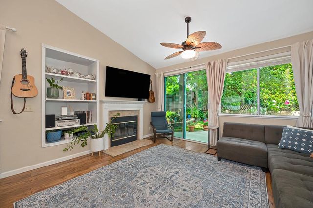 1282 Knopfler Cir, Folsom, CA 95630