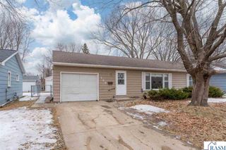 123 Knollcrest Drive, Mankato, MN 56001