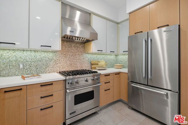 853 21st Street 104, Santa Monica, CA 90403