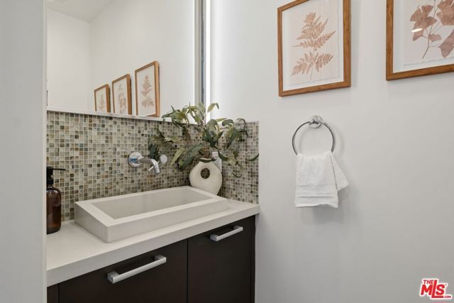 853 21st Street 104, Santa Monica, CA 90403