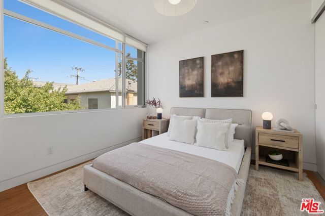 853 21st Street 104, Santa Monica, CA 90403