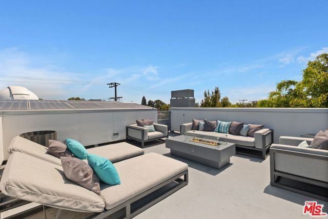 853 21st Street 104, Santa Monica, CA 90403