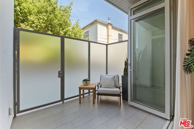 853 21st Street 104, Santa Monica, CA 90403