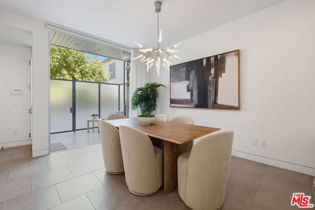 853 21st Street 104, Santa Monica, CA 90403