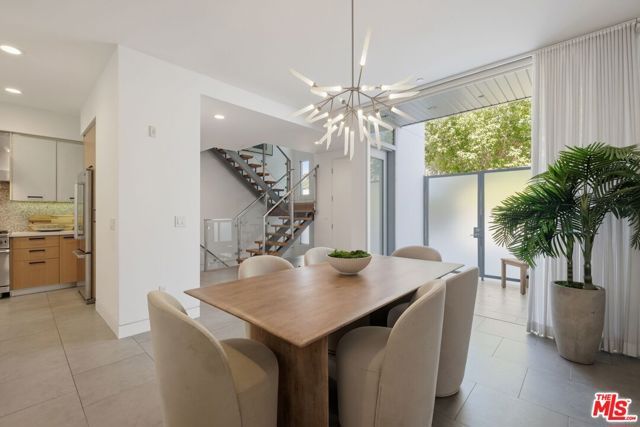 853 21st Street 104, Santa Monica, CA 90403