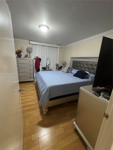8625 NW 8th St 310, Miami, FL 33126