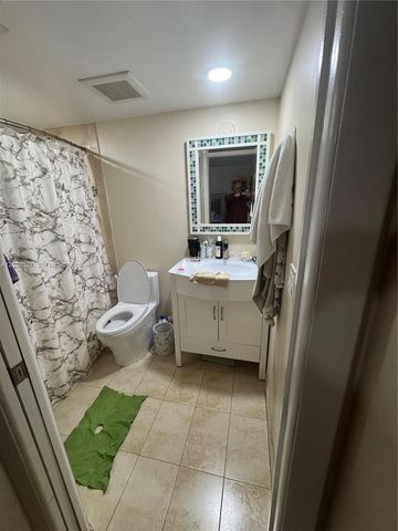 8625 NW 8th St 310, Miami, FL 33126