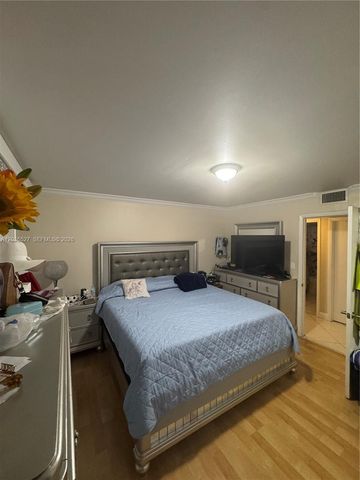 8625 NW 8th St 310, Miami, FL 33126