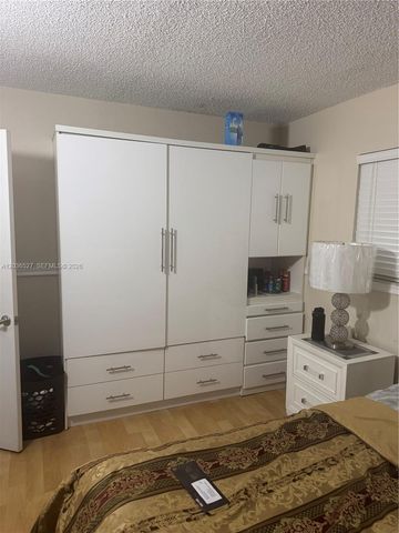 8625 NW 8th St 310, Miami, FL 33126