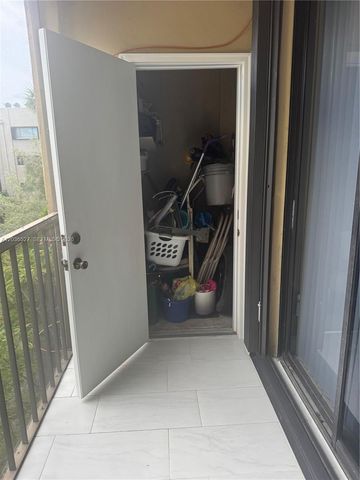 8625 NW 8th St 310, Miami, FL 33126