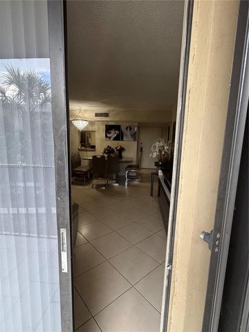 8625 NW 8th St 310, Miami, FL 33126