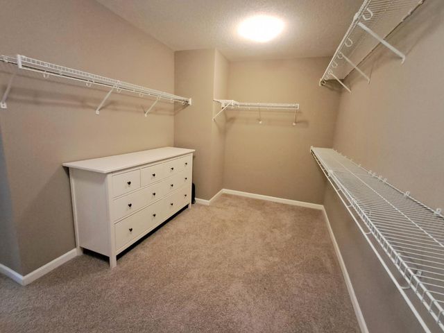 6483 102nd Avenue N, Brooklyn Park, MN 55445
