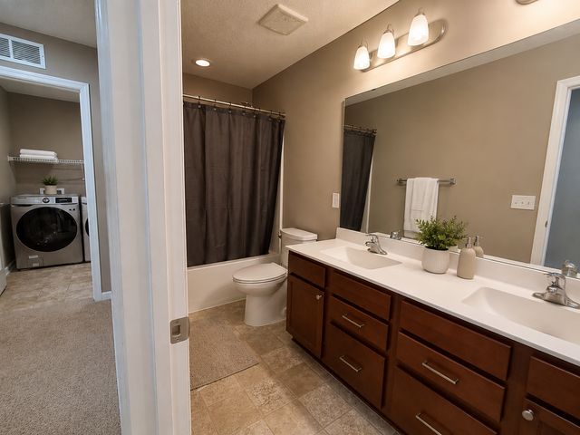 6483 102nd Avenue N, Brooklyn Park, MN 55445
