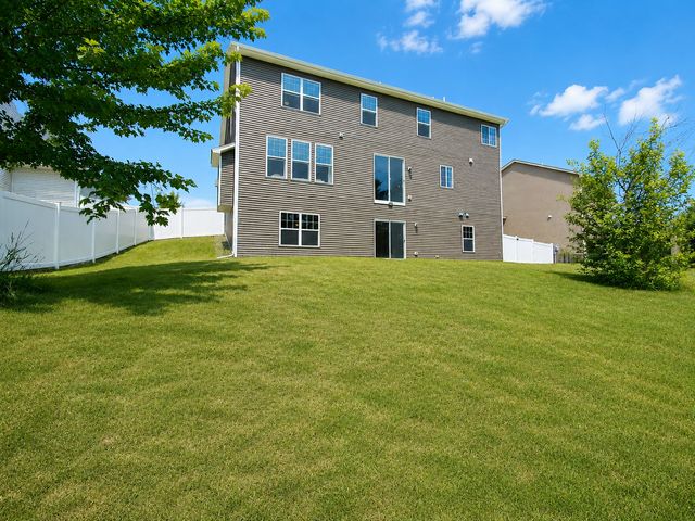 6483 102nd Avenue N, Brooklyn Park, MN 55445