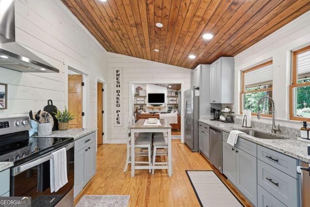 115 Doe Run, Ellijay, GA 30540