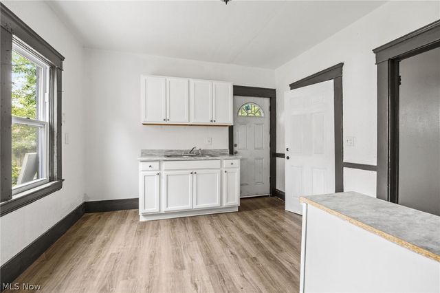 6704 Owosso Avenue, Cleveland, OH 44105
