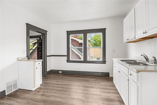 6704 Owosso Avenue, Cleveland, OH 44105