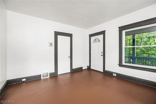 6704 Owosso Avenue, Cleveland, OH 44105