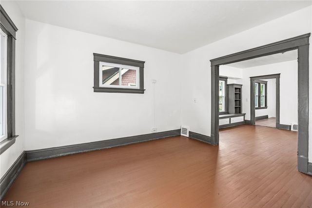 6704 Owosso Avenue, Cleveland, OH 44105