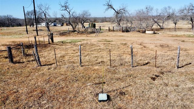 5633 Tenney Creek RD, Luling, TX 78648
