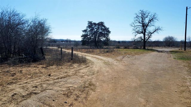 5633 Tenney Creek RD, Luling, TX 78648