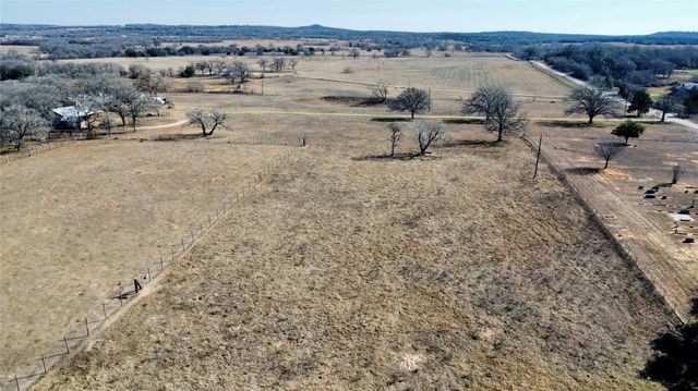 5633 Tenney Creek RD, Luling, TX 78648