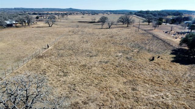 5633 Tenney Creek RD, Luling, TX 78648