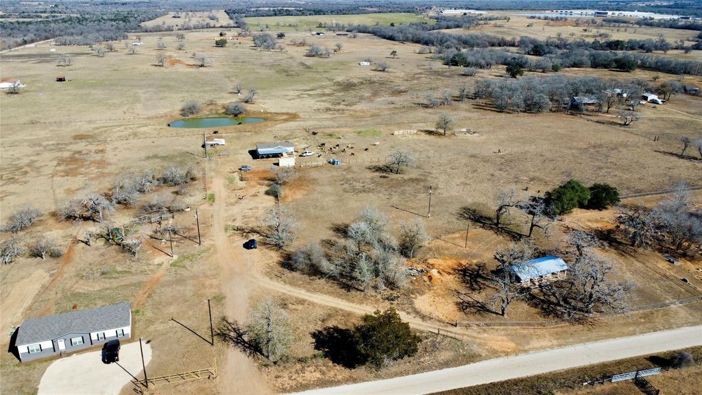 5633 Tenney Creek RD, Luling, TX 78648