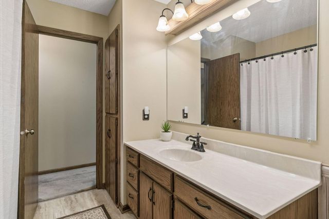 4 Pleasant View Lane, Circle Pines, MN 55014