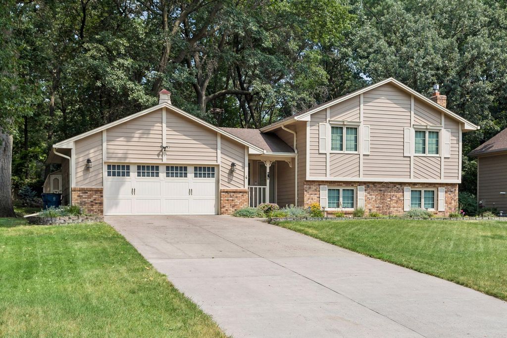 4 Pleasant View Lane, Circle Pines, MN 55014