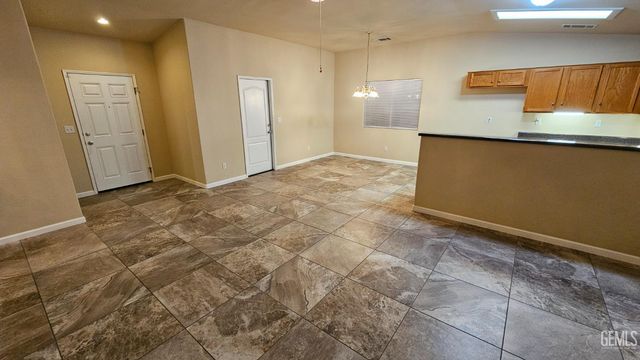 10817 Peach Blossom Avenue, Bakersfield, CA 93312