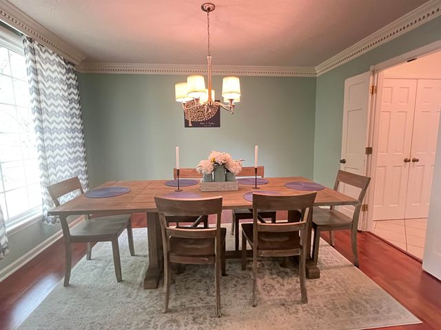 7630 BLACKBERRY FARM RD, Germantown, TN 38138