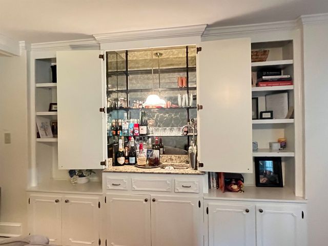 7630 BLACKBERRY FARM RD, Germantown, TN 38138